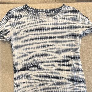 Time and Tru Blue and White Short Sleeve T-Shirt